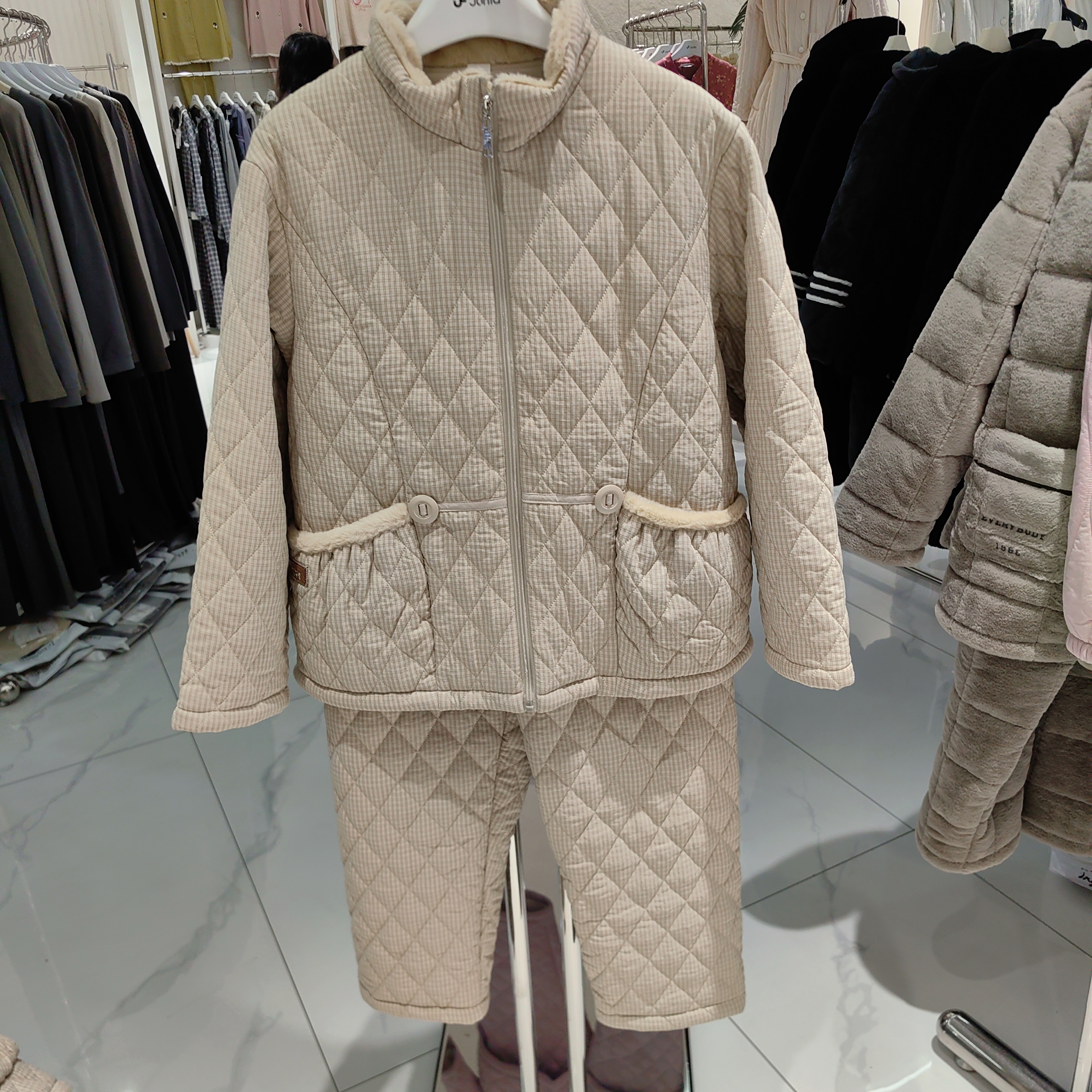 莎倩2025冬季女士睡衣天丝棉夹棉中厚轻薄保暖家居服简约柔软套装