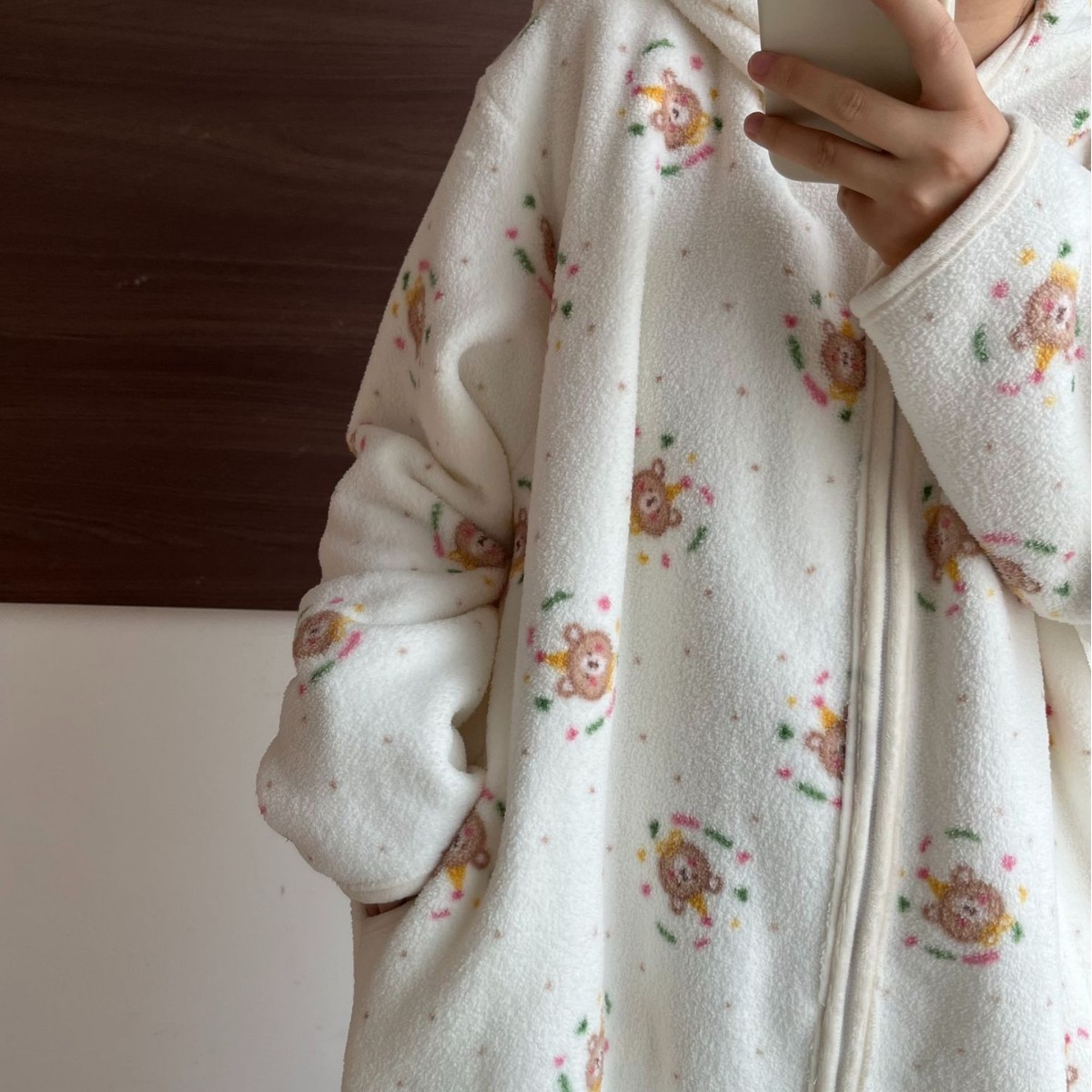 鸿楠实拍雪粒绒卡通奶油熊可爱甜美加厚连帽拉链秋冬居家服睡袍女