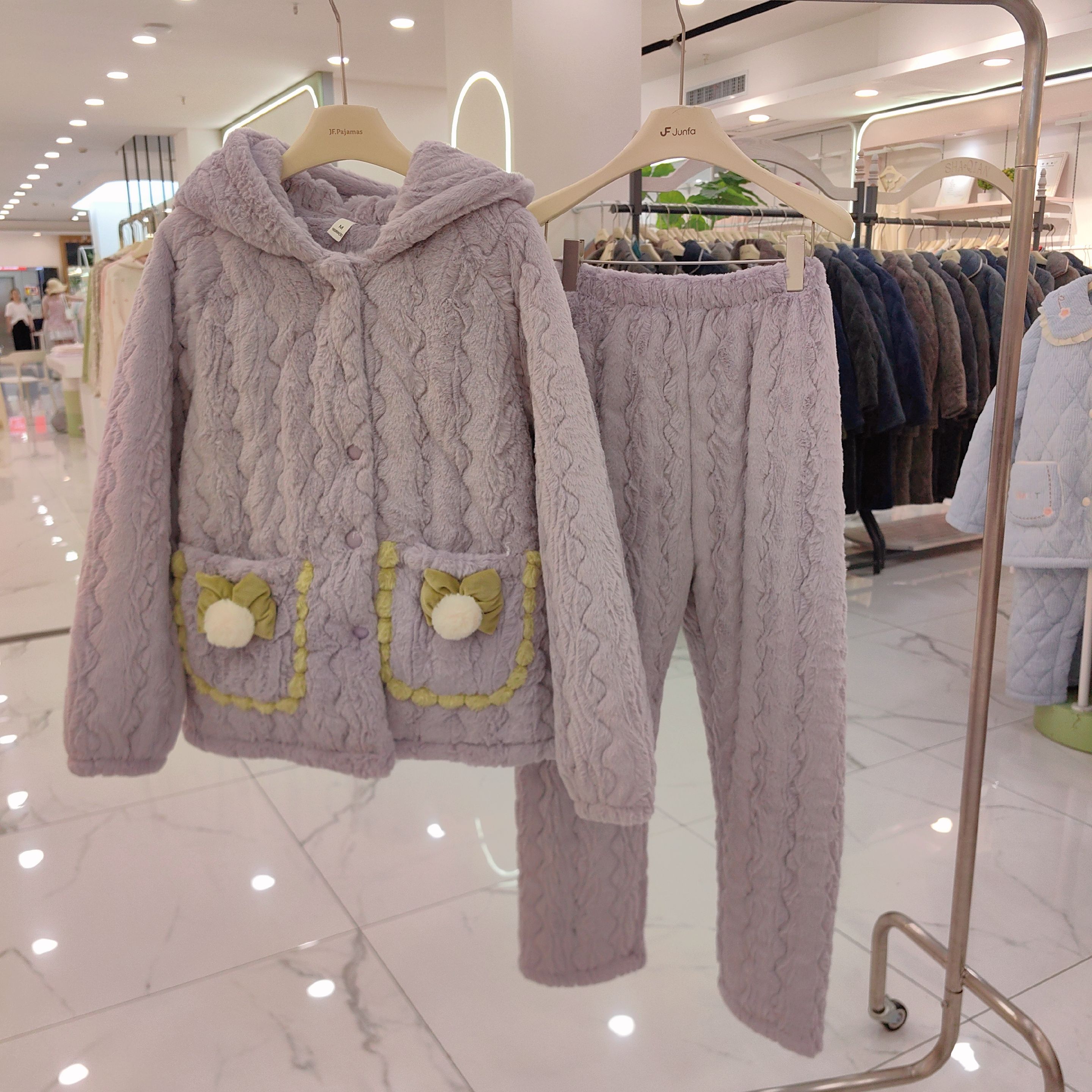 圆壳特价加厚睡衣冬季女士长袖三层夹棉加绒保暖连帽家居服甜套装