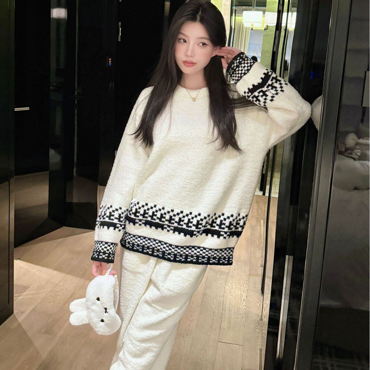 韩国小众气质型半边绒家居服毛绒加厚睡衣女士简约圆领软绵绵大码