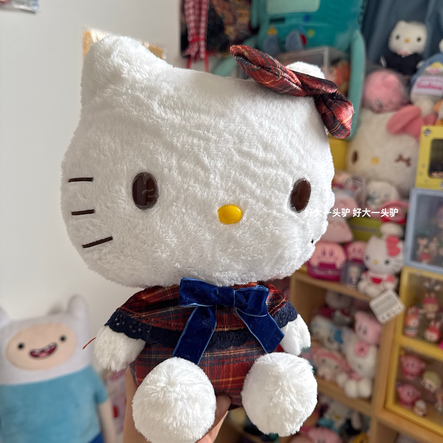 日单 hellokitty校服红蓝格公仔摆件 可爱凯蒂猫礼物送人圣诞氛围