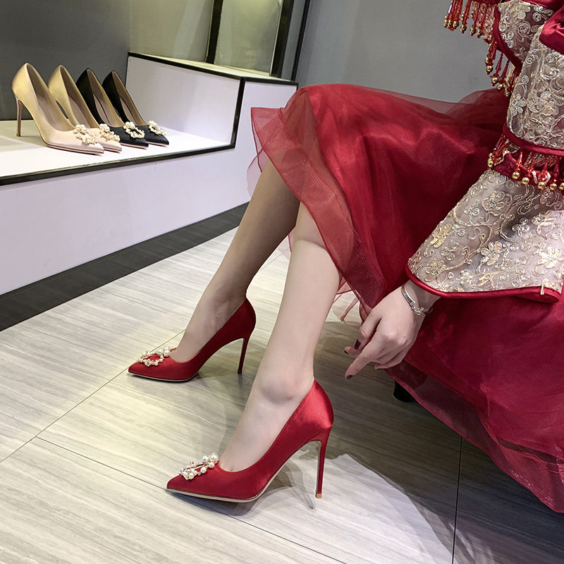 红色婚鞋婚纱两穿新娘鞋高跟鞋女图片