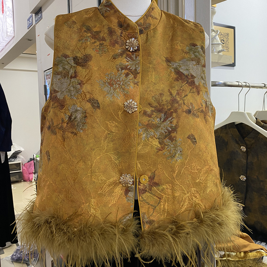 新中式鸵鸟毛马甲女秋冬国风夹棉坎肩盘扣重工提花背心马夹外搭款