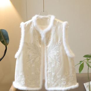 秋冬季新款仙气名媛风绝美蝴蝶刺绣高级感夹棉加厚无袖毛毛边马甲