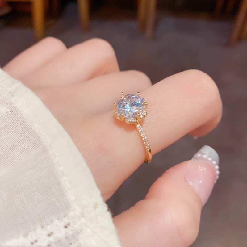 2026个性轻奢镶钻六爪戒指女精致