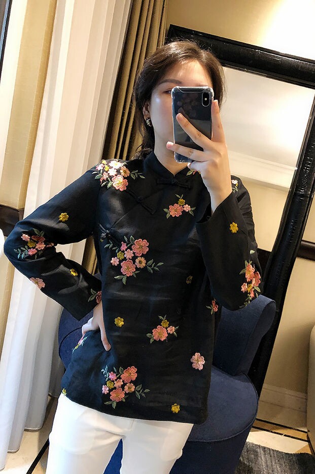 文艺复古改良式旗袍盘扣衬衣女春夏套头衬衫苎麻刺绣长袖百搭上衣