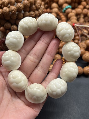 10颗原色大富甲一方天然象牙果原核雕刻可变色自带牙眼介意勿拍
