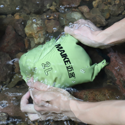 防水包桶包户外沙滩包出差旅游冲浪游泳防水溯溪漂流手提包2L容量