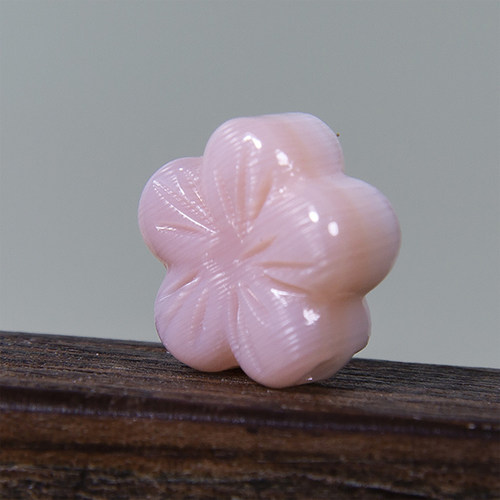 天然胭脂螺梅花立体粉色雕刻配饰