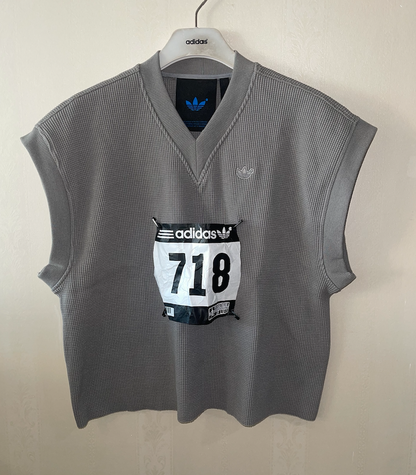 三叶草运动休闲男女V领背心