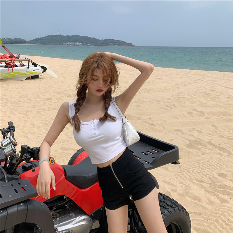 American solid color with three buttons on the chest fit high waist short thread sleeveless vest top