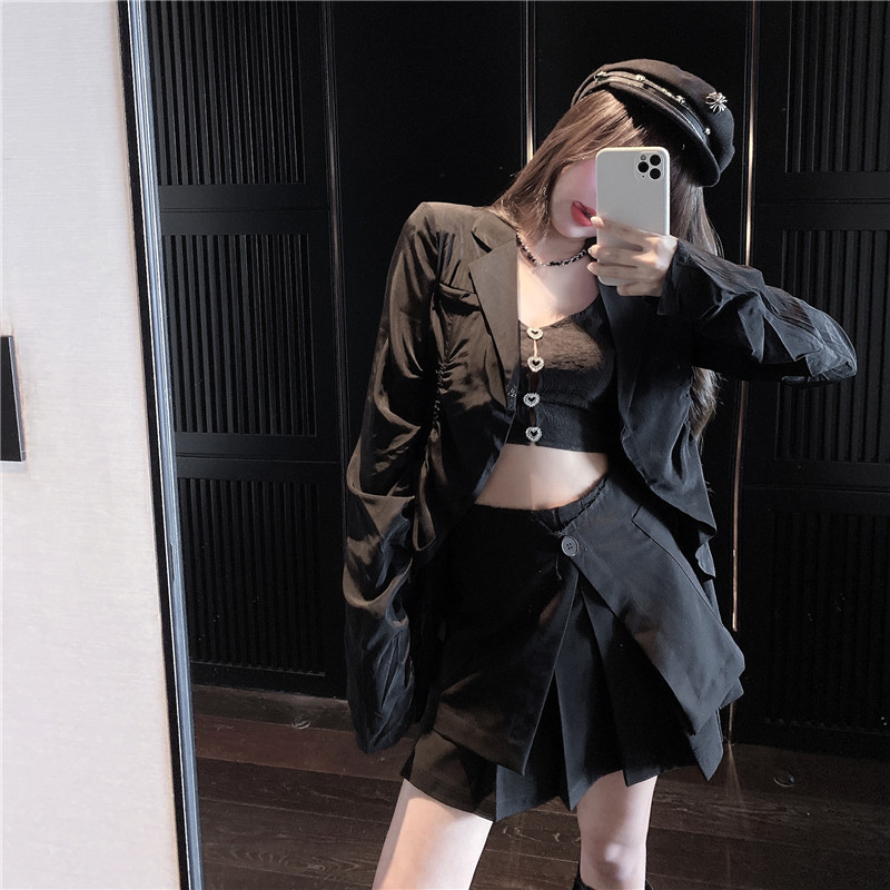 Real shot foreign style dark wind pleated sleeve women's fashion design