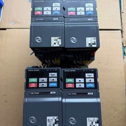 议价ZVDL变频器DF900-S0015T2B ，功率220V