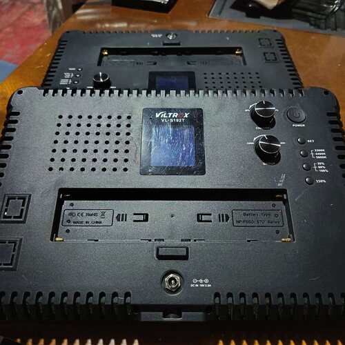 议价Viltrox VL-S192T摄影补光灯，带柔光板，色温可