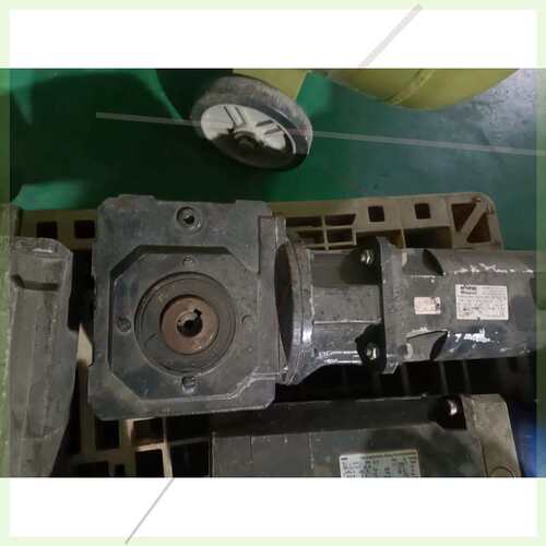 议价雅视威电源适配器，两个未使用