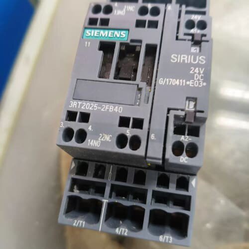 议价3RT2025-2FB40有 线圈电压DC24V 95新