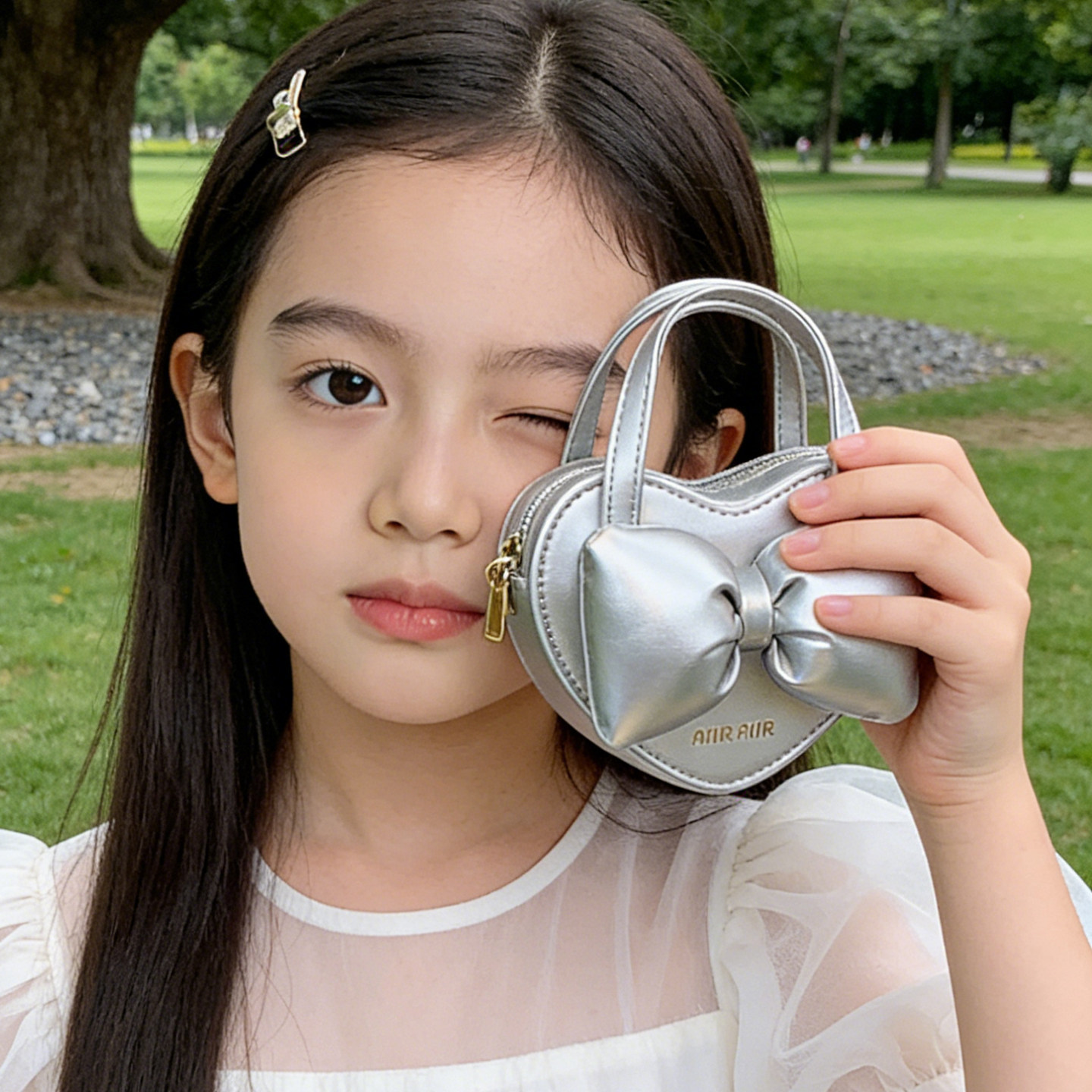 女童公主包包2026新款儿童斜挎包可爱蝴蝶结小方包女孩手提包外出
