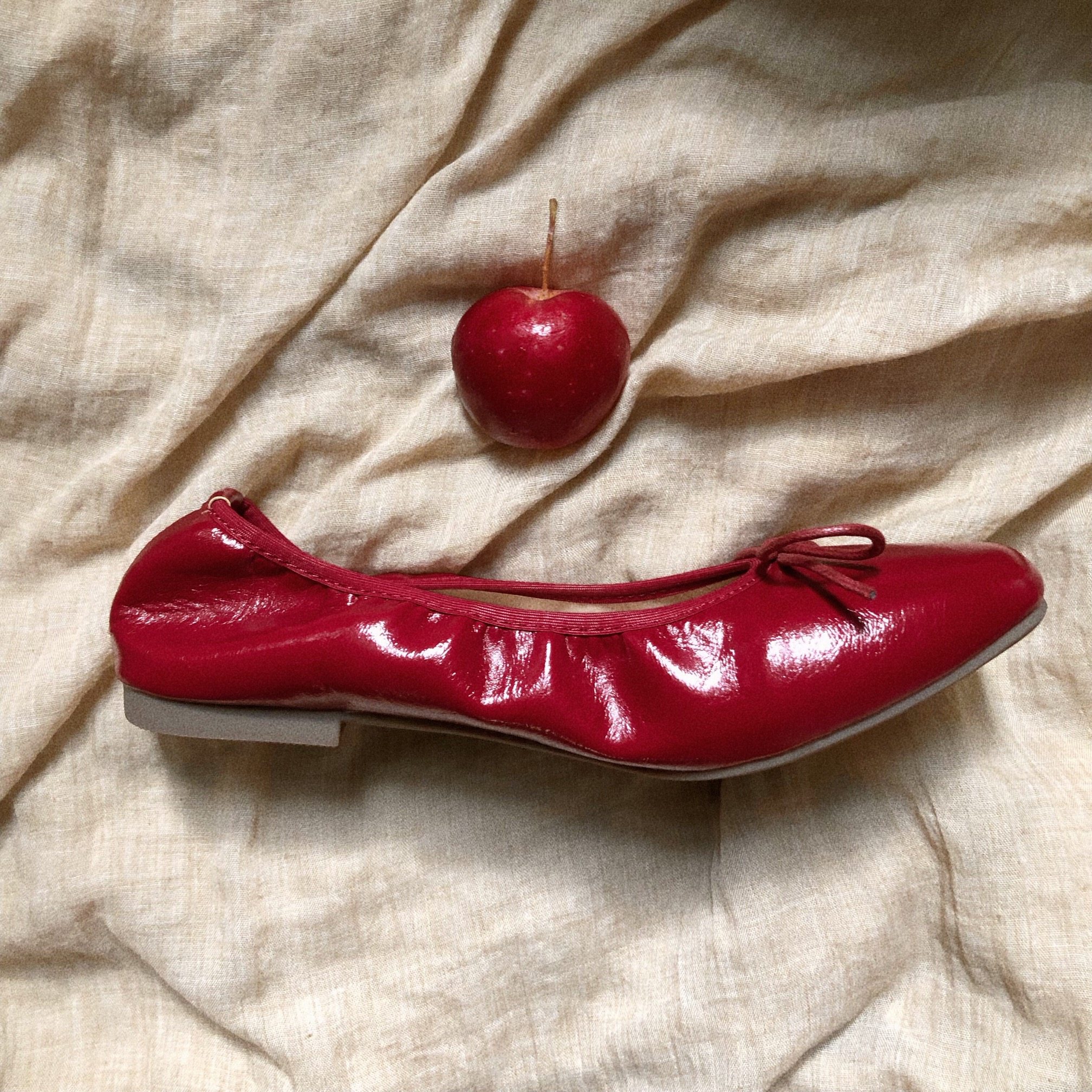 橘里"苹果红"原创多巴胺红色方头软底蛋卷平底鞋法式芭蕾舞鞋智熏