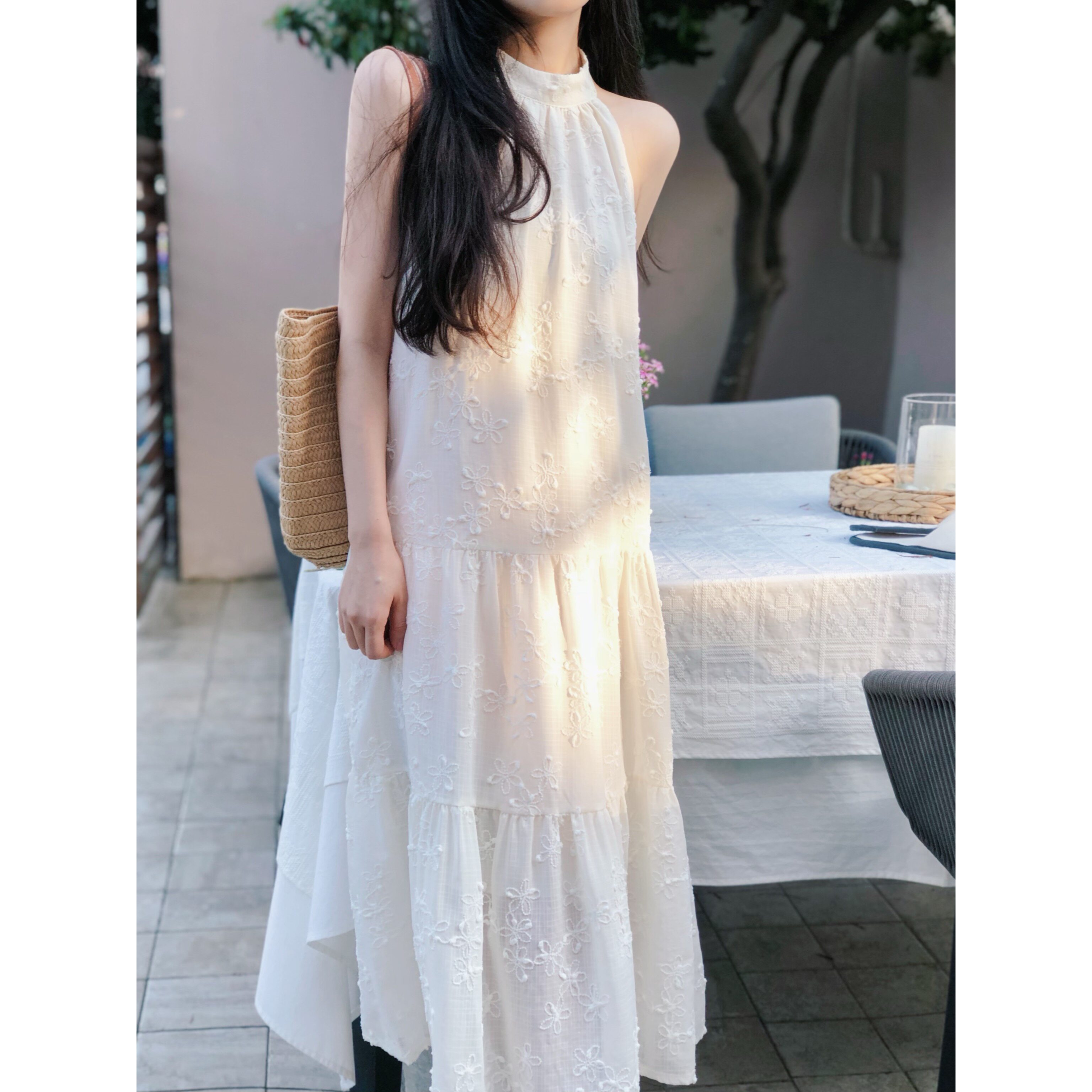 橘里"浪漫如约而至"刺绣蕾丝白色仙女挂脖长裙度假海边绝美连衣裙