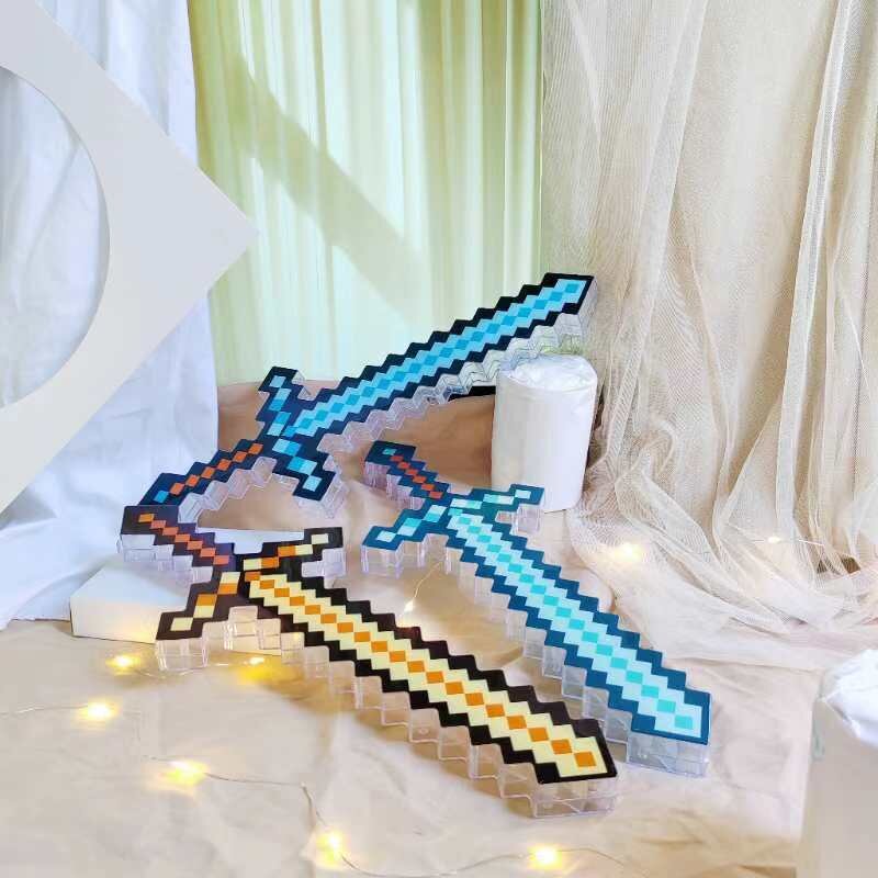 我的MC世界钻石剑镐玩具武器m发光玩具
