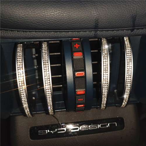 比亚迪元plus内饰钻出风口贴装饰