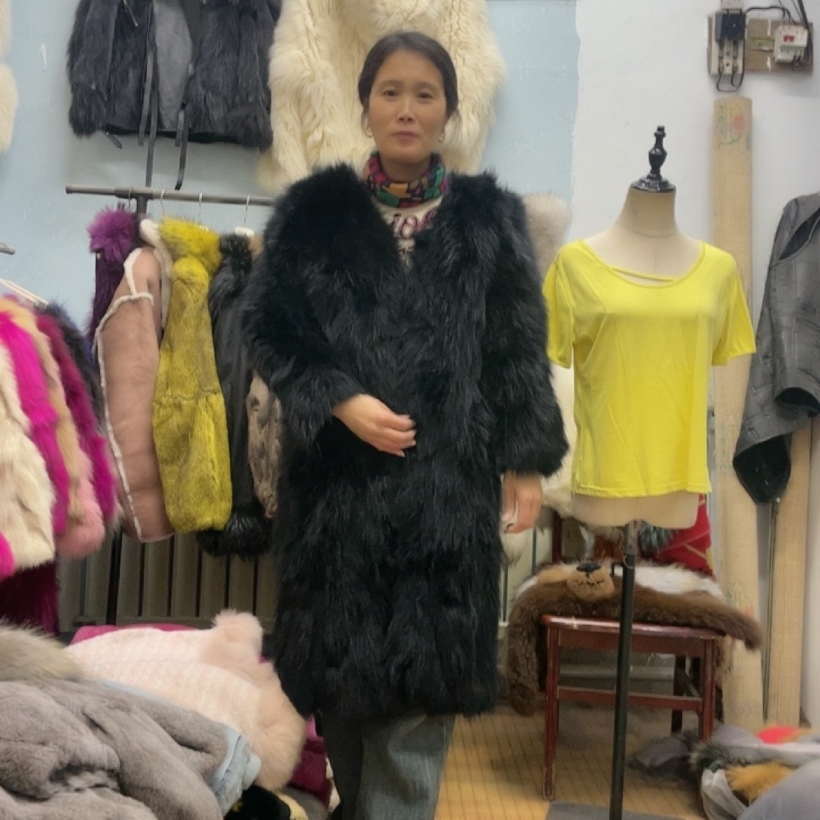 2025新款皮草外套女中长款V领加厚保暖时尚百搭显瘦毛毛外套,服饰配件/皮带/帽子/围巾,包挂件,淘宝优惠券,粉丝福利购,淘宝优惠卷