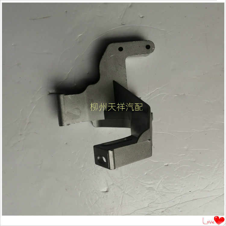 五菱荣光小卡空调压缩机支架/1.5 1.2单双排货车空调压缩机支架