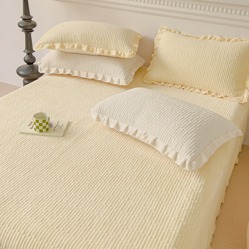 ins奶油黄牛奶绒床盖冬季加厚防滑床单加绒家用榻榻米三件套炕盖