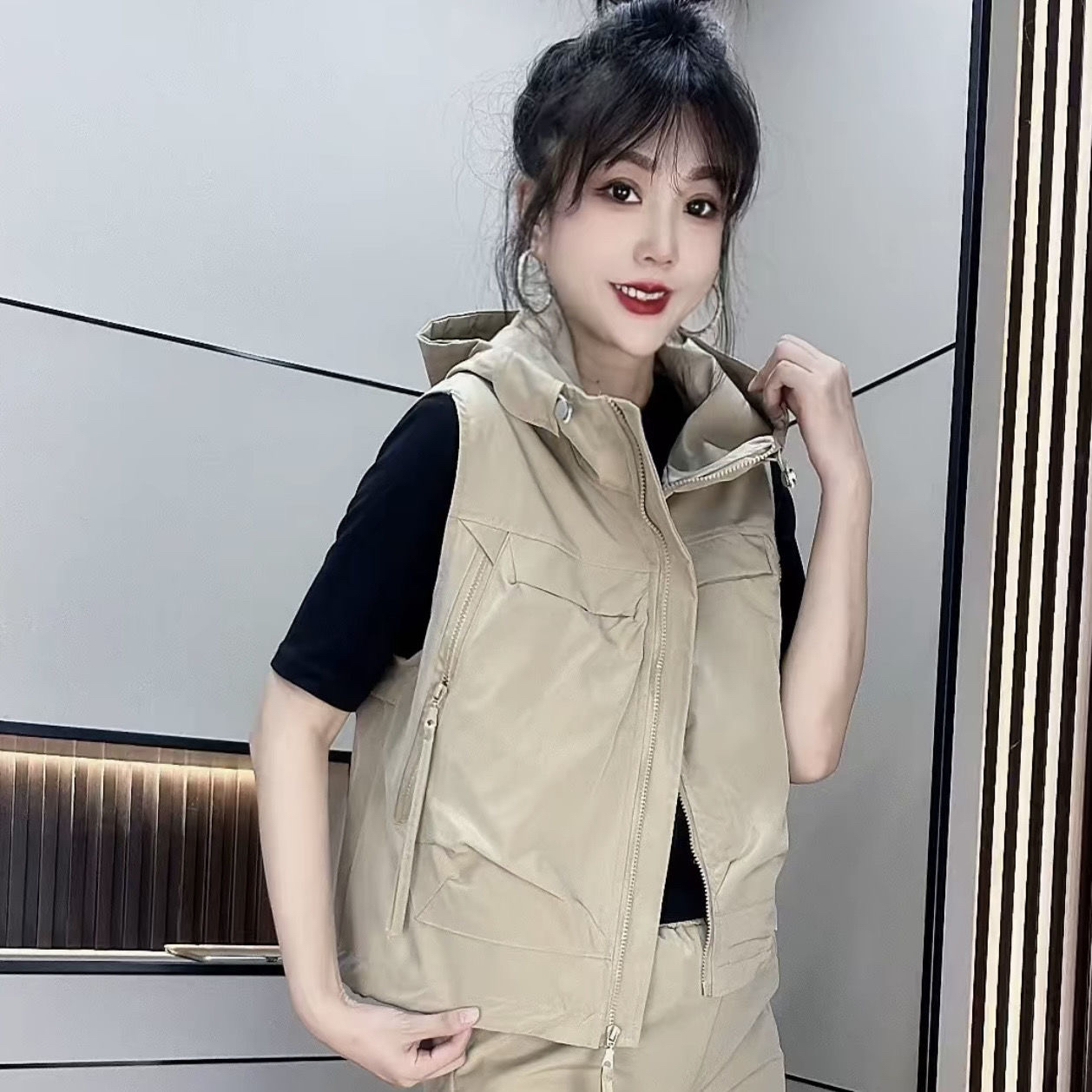 2025春季休闲宽松显瘦拉链马甲新款洋气遮肉慵懒风上衣连帽外套女