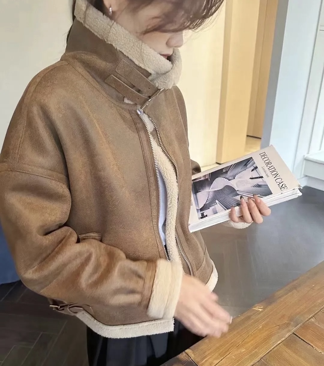 美拉德咖色羊羔毛外套女秋冬2025新款短款机车风加厚皮毛一体棉服