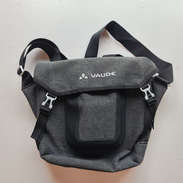 VAUDE沃德巍德德国专业户外新款骑行车把包防水两用邮差包10929