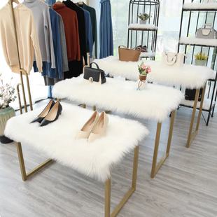 白色长毛绒地毯服装店橱窗展台毛毛装饰桌面鞋柜流水台仿羊毛垫子