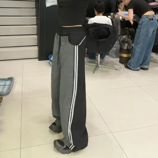 休闲裤2026新款春夏季三条杠复古拼接西裤显瘦宽松运动裤子女阔腿