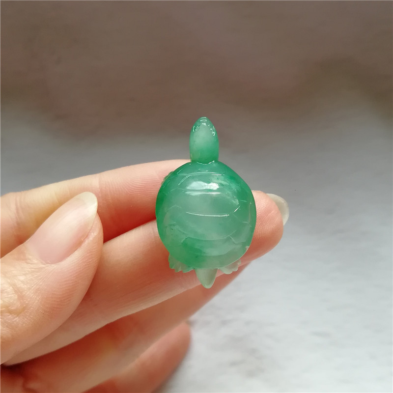 收藏天然玉石独龙玉吊坠手工精雕长寿小乌龟玉坠锁骨链非洲翠珠宝