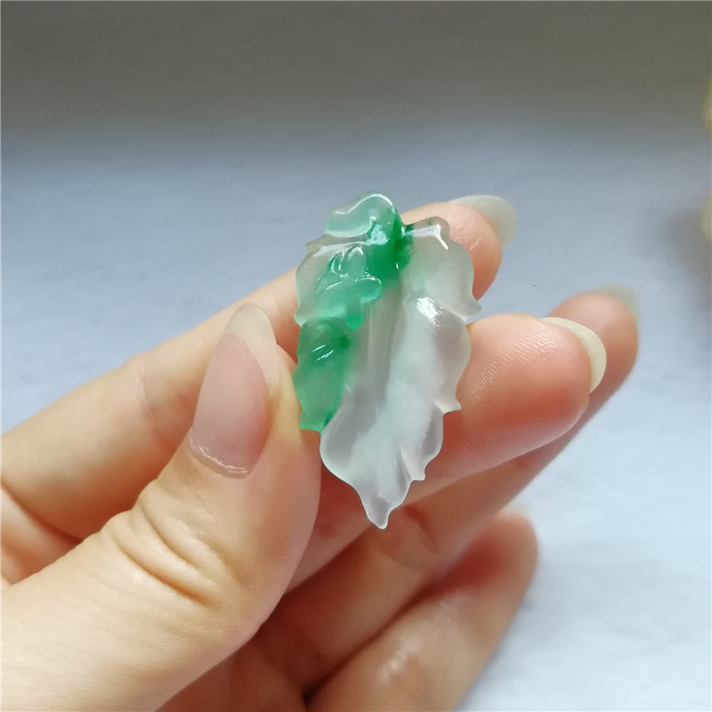 天然非洲翠翡色翠玉树叶吊坠玉石金枝玉叶独龙玉飘花项链叶子挂件
