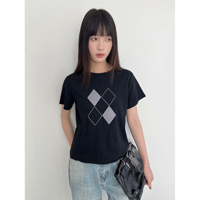 Ademe新款2026春季简约英伦风菱格t恤女百搭休闲短袖上衣女m3928