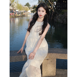 【达人同款】沫晗依美立体提花刺绣度假风连衣裙2026春季新款裙子