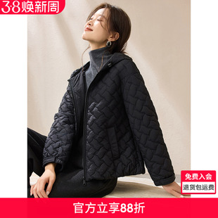 沫晗依美冬日暖序花式绗缝棉衣2025冬季抽绳设计感连帽短款棉服女