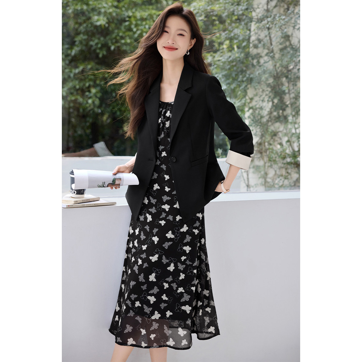 沫晗依美小西装外套吊带连衣裙两件套26年春季新款九分袖时尚套装