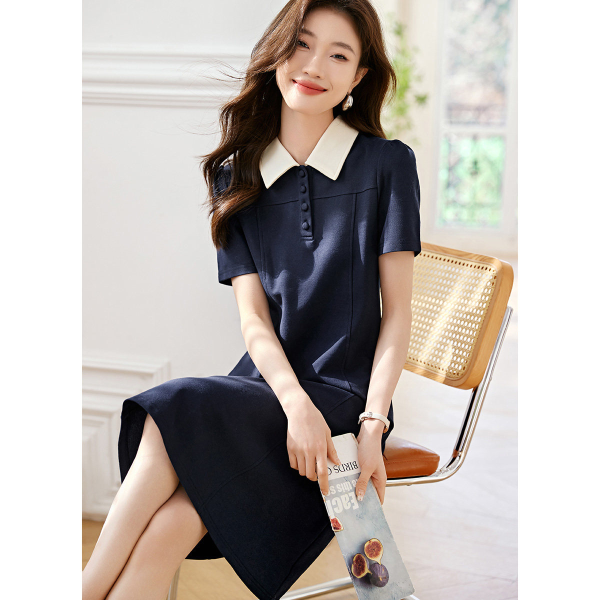 沫晗依美撞色泡泡袖减龄活泼气质连衣裙2026夏季新款拼接翻领裙子