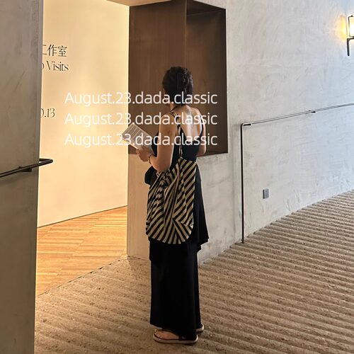 August.23/2025春夏新款条纹帆布包大容量单肩包通勤托特包