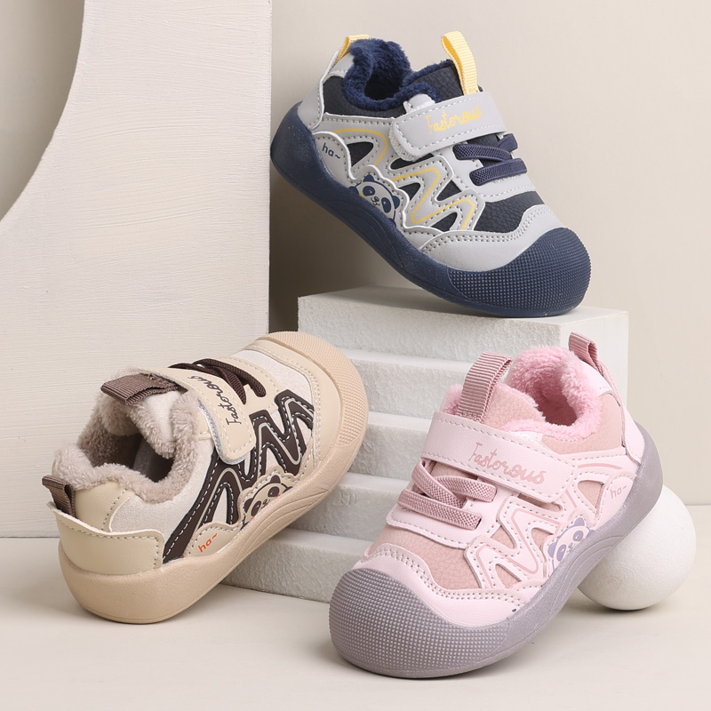 2025男宝宝加绒保暖棉鞋女童学步鞋子0-2岁1冬季3新款4婴幼儿运动