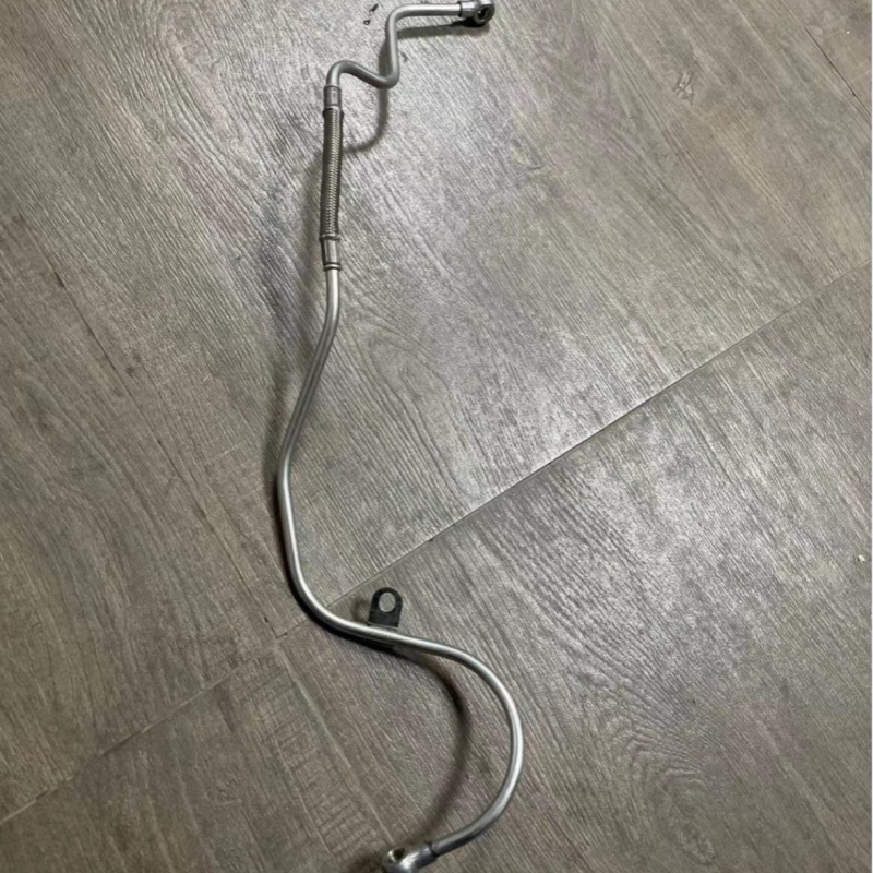 适用北汽BW007 勇士皮卡 2.0T三菱4G63S4T涡轮增压器进油管铁油管