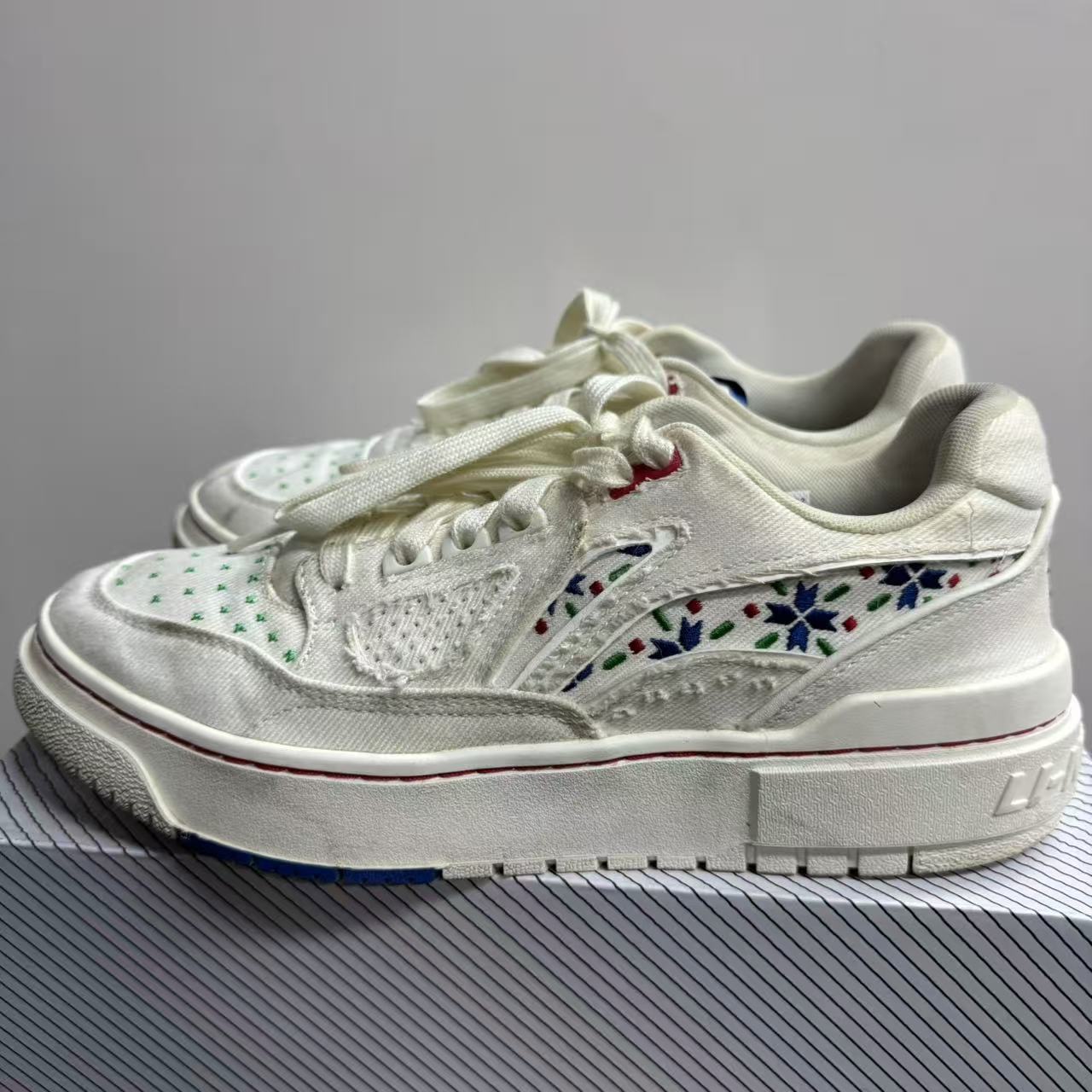 李宁板鞋男款反伍篮球