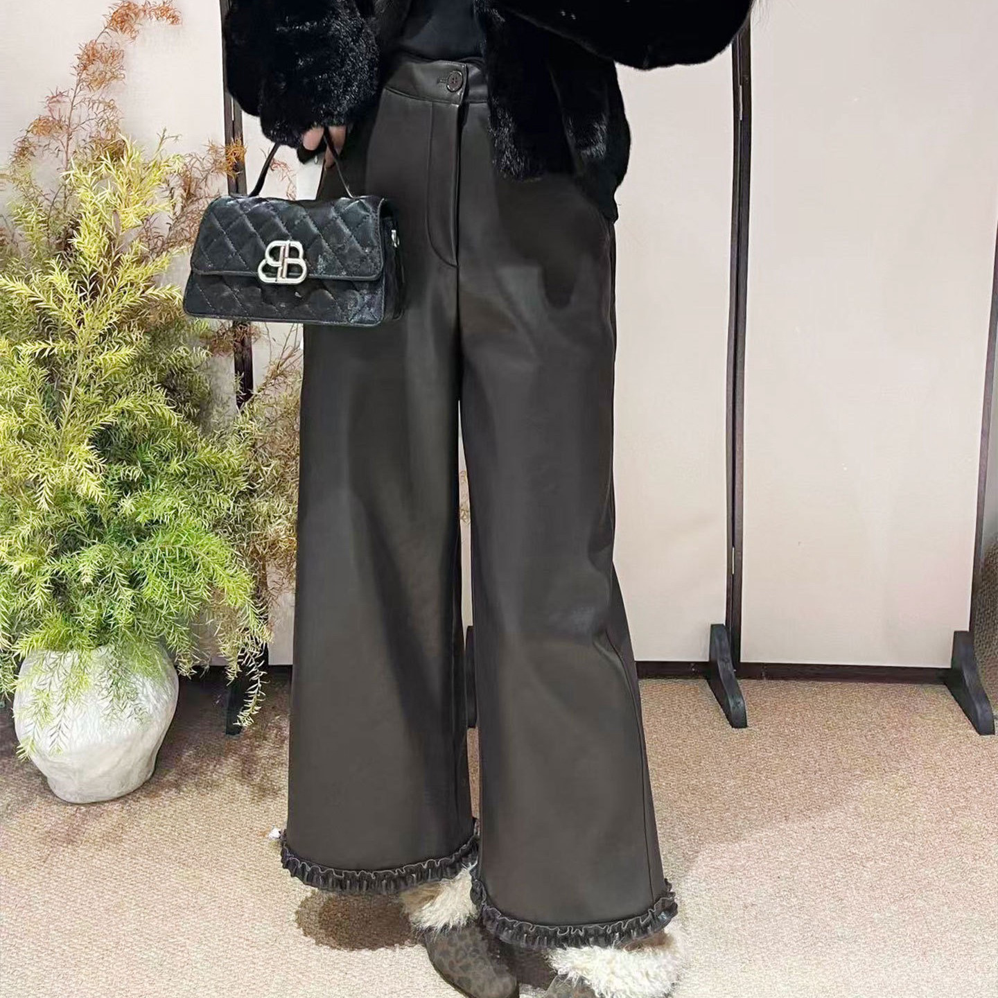 高级感pu皮裤女黑色九分显瘦小个子荷叶花边木耳边靴裤休闲阔腿裤