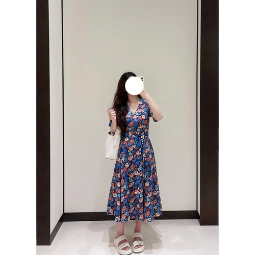现货ICIC小禾同源裹裙式V领女装新款棉弹印花细布中长连衣裙