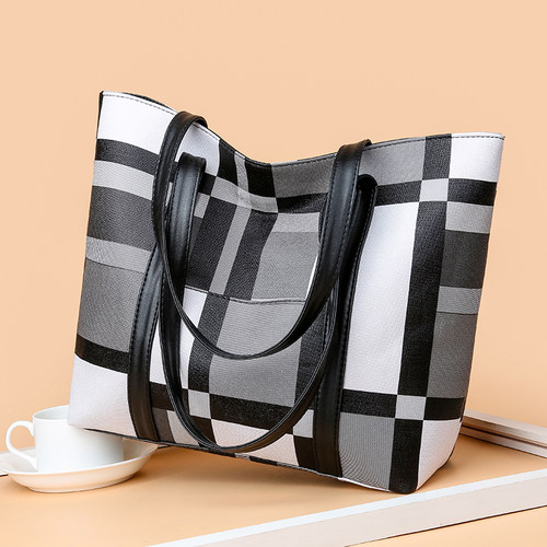 大容量包包女新款时尚单肩包通勤洋气百搭托特包撞色女士手提大包