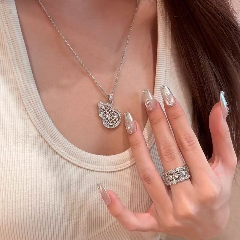 S925纯银项链拉丝工艺蕾丝葫芦复中古轻奢高端小众级设计感锁骨颈