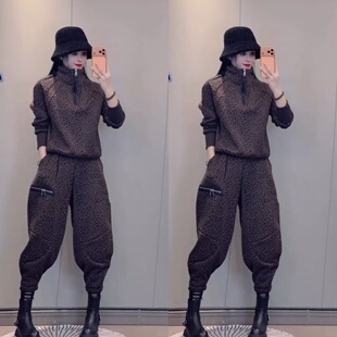 休闲显瘦卫衣拉链哈伦裤 秋冬新款 两件套 酷帅豹纹加绒套装 设计师款