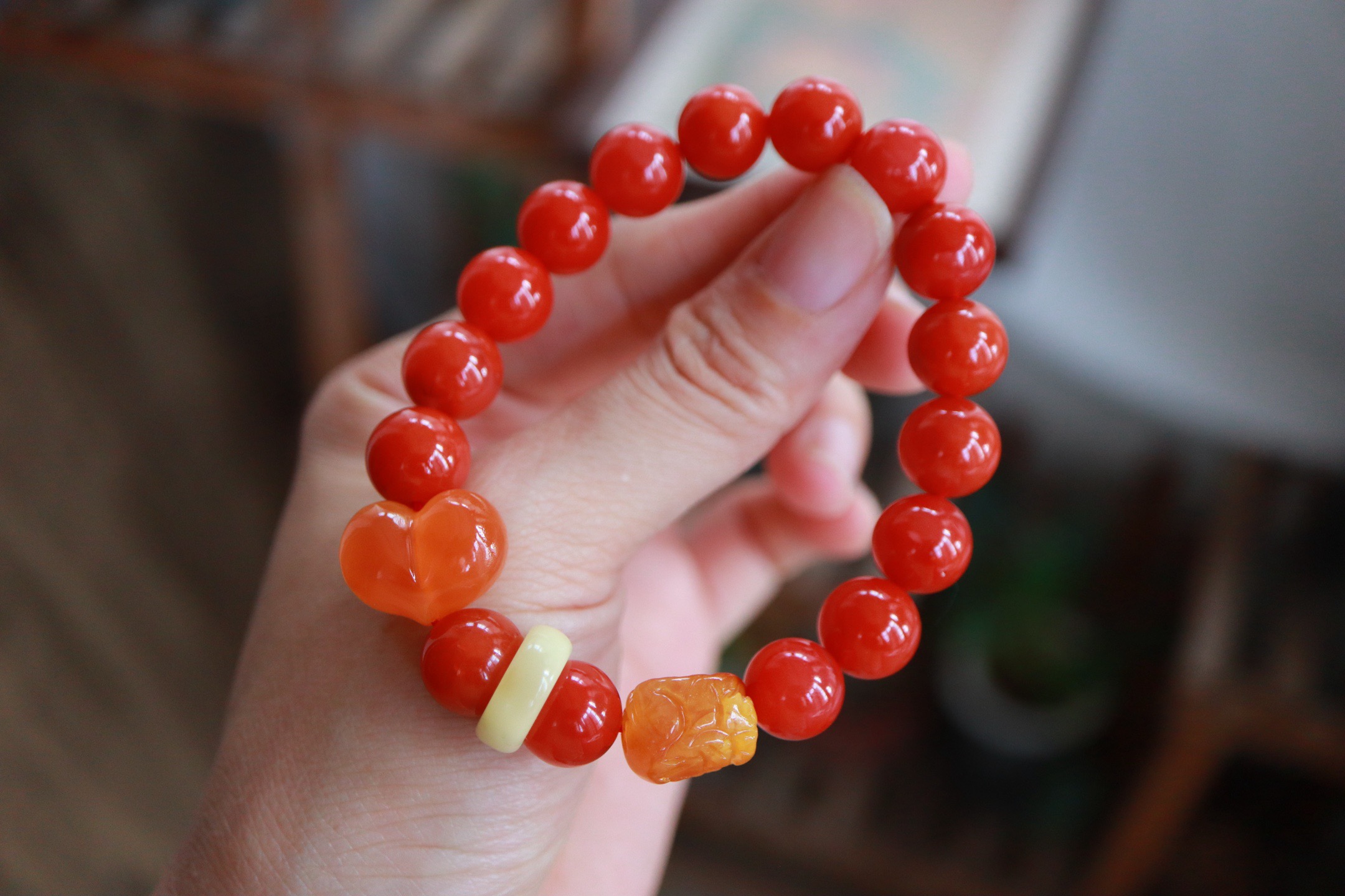 天然南红玛瑙手链尺寸约10.7mm搭配纯银鎏金镶嵌天然蜜蜡